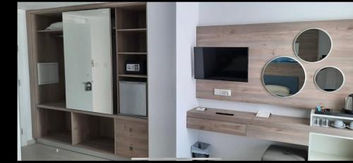 Karousos Beach Rooms 2