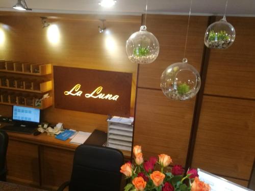 Hotel La Luna - image 2