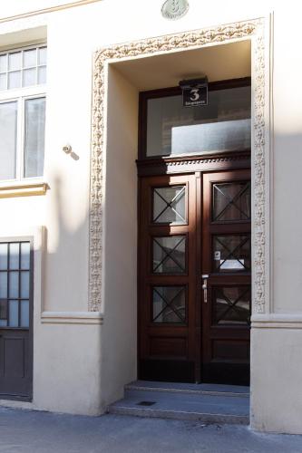 Strauss Apartments - image 13