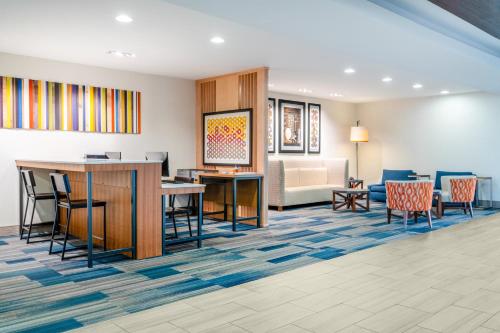 Holiday Inn Express Hotel & Suites Tappahannock by IHG in Tappahannock, USA