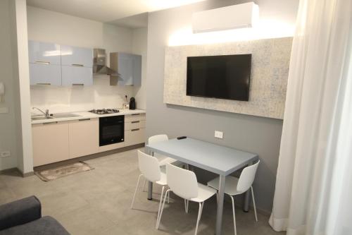 2 bedrooms, 3 beds