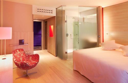 1 queen bed
