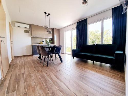 Apartments with a parking space Starigrad Paklenica - 6648 Starigrad 