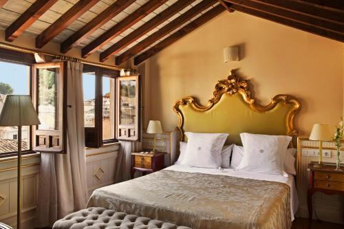 Deluxe Room with Alhambra Views image 5