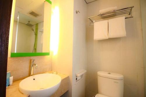 Nikhila Seminyak Bali Room Type - Superior Triple Room
