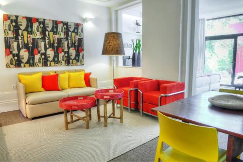 Superior Two-Bedroom Apartment image 8