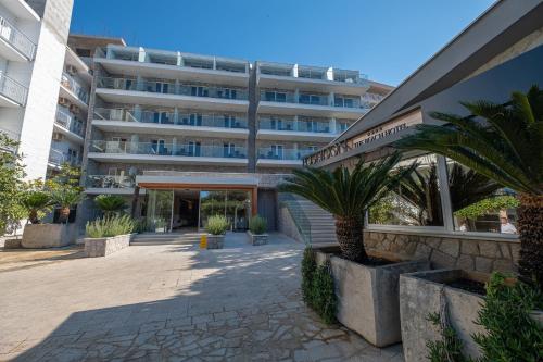 Bejárat, Poseidon The Beach Hotel in Budva