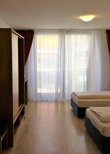 Hotel Christl Munchen Innenstadt 842m von Tonhalle entfernt