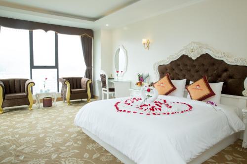 Lao Cai Royal Hotel - Tap to explore photos
