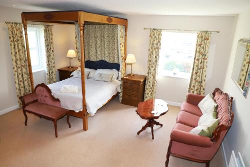 Elmfield House in Hunton