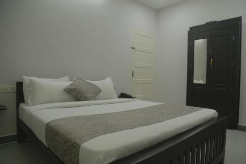 Nambiars Premium Heritage Hotel – Cochin, NE