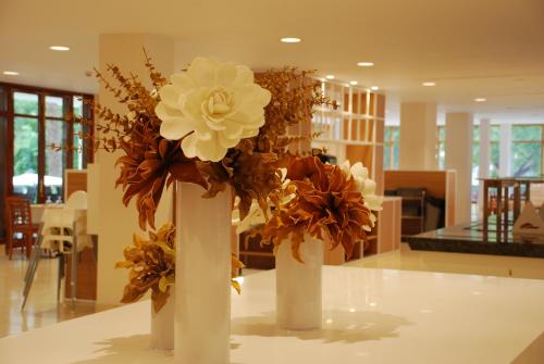Hotel Los Robles - image 7