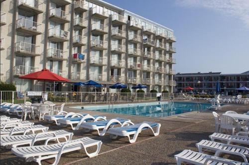 Acropolis Oceanfront Resort photo