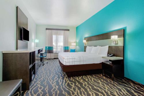 La Quinta Inn & Suites by Wyndham Northlake Ft. Worth