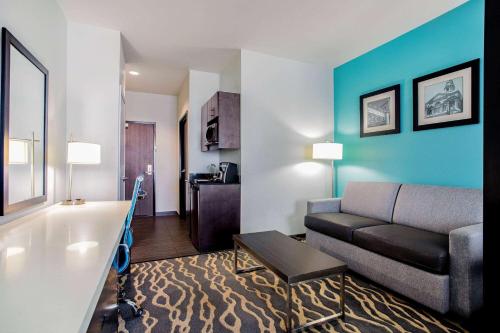 La Quinta Inn & Suites by Wyndham Northlake Ft. Worth