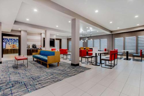 La Quinta Inn & Suites by Wyndham Northlake Ft. Worth