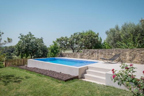 Kert, Flateli Vilopriu in Vilopriu