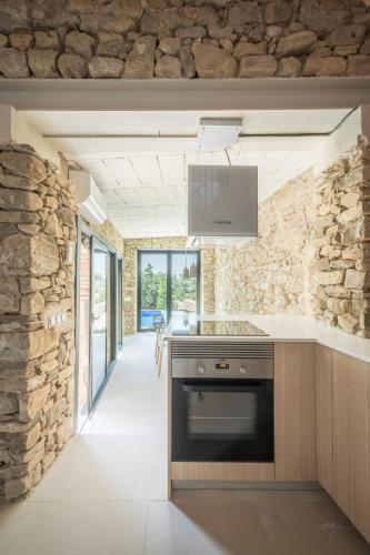 Konyha, Flateli Vilopriu in Vilopriu