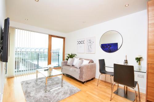 Deluxe Leeds City Centre Apt with Free Parking NO Balcony, Leeds (foto 9)