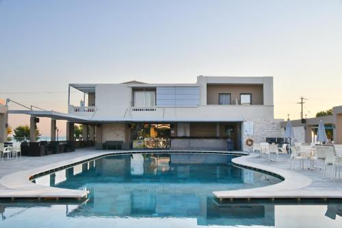 Castro Beach Hotel - image 9