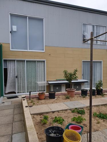 DIANELLA Budget Rooms Happy Place to Stay - Tap to explore photos
