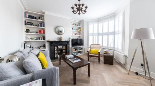 Plum Guide - Casa De Miel, Clapham, London