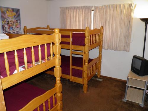 Close to Heavenly Pet Friendly Steps to the River - image 7