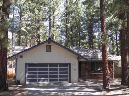 Close to Heavenly Pet Friendly Steps to the River - image 9