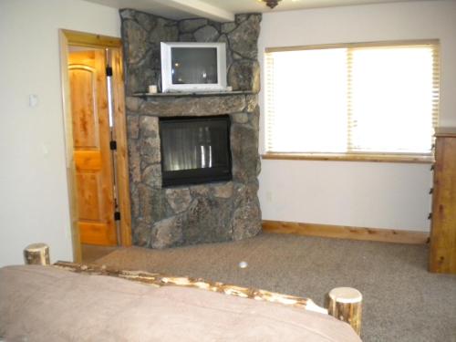 Close to Everything!! Newly Built with Games Room - image 6