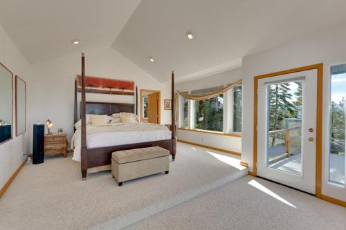 Enviable Lake & Mountain Views wth Waterfal - image 2