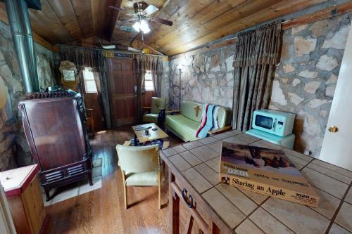 Retro Western Bunkhouse - image 5