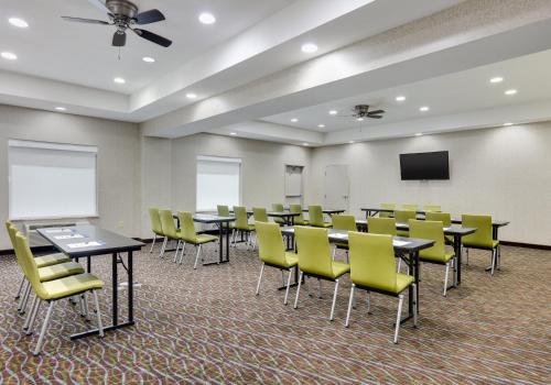 Holiday Inn Express Hotel & Suites Cleburne by IHG