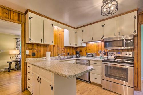 Quiet Asheville Home Near Appalachian Trail and Dtwn in Asheville, USA