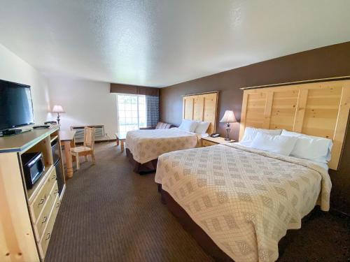 2 queen beds