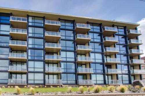 Sand & Sea: Pacific View (110)