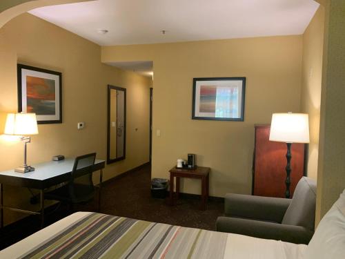 Country Inn & Suites by Radisson, San Jose International Airport, CA - image 13