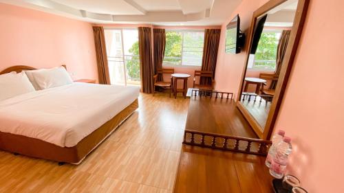 A.A. Pattaya Golden Beach Hotel near Pattaya Beach