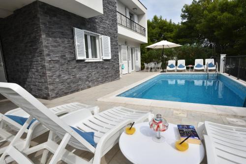 Apartments Nika - main image