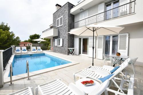 Apartments Nika - image 4