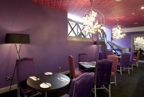 Restaurant, St James Hotel near Brewhouse Yard Museum