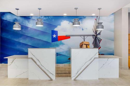 ล็อบบี้, ลา ควินตา อินน์ แอนด์ สวีท บาย วินด์แฮม เคที (La Quinta Inn & Suites by Wyndham Katy) in เคที (TX)