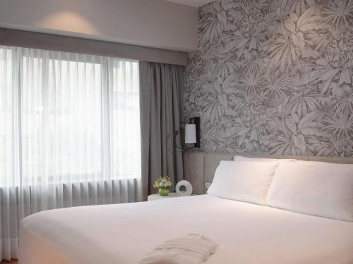 Classic King Room image 6