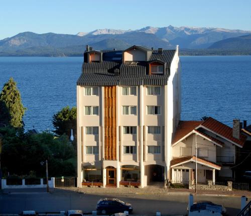 Entrance, Hotel Tirol in San Carlos de Bariloche