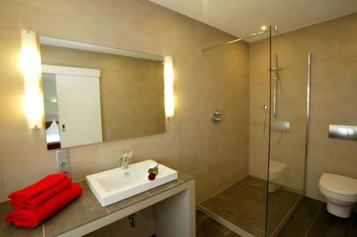 Family Room image 2