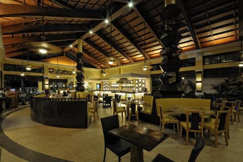 מסעדה, Henann Garden Resort in בורקאי