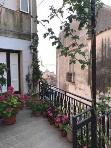 Al Campanile - Appartamento nel cuore degli Iblei gîte à louer Chiaramonte Gulfi