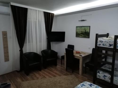 Prenoćište Day Holiday - image 3