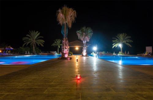 Бассейн , Barracuda Beach Resort in Умм Эль Кувайн