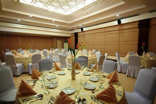 Banquet hall, Henann Lagoon Resort in Boracay Island