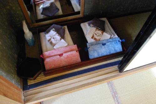 room detail thumbnail 2